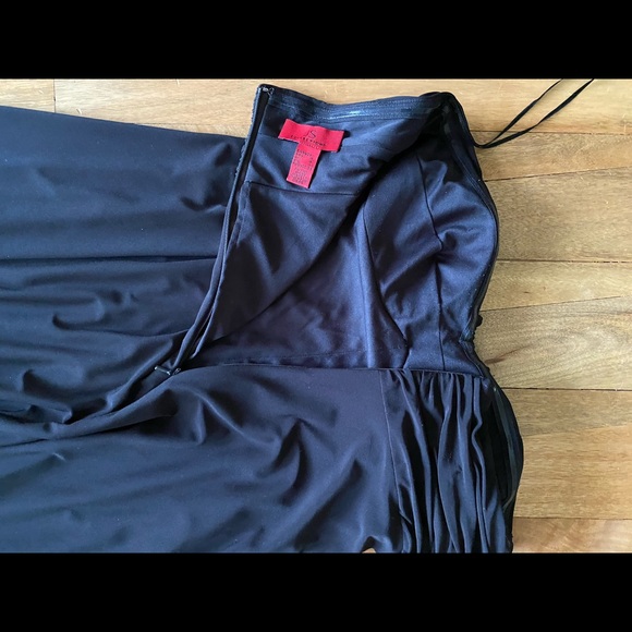 Black strapless flowing dress. Size S - Picture 4 of 6